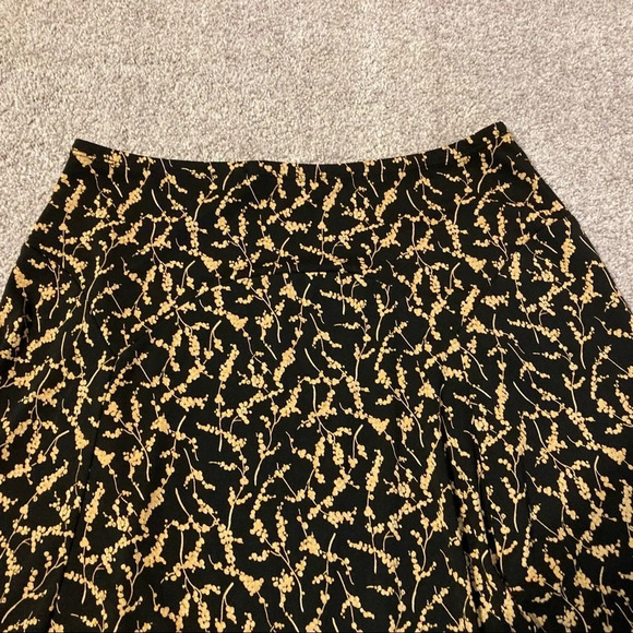 NWOT Nine West Black Floral Print Skirt M - Picture 10 of 13